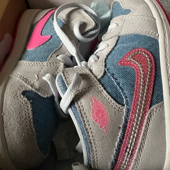 Nike Jordan Kids Gray and Pink Sneakers - Picture 10 of 10